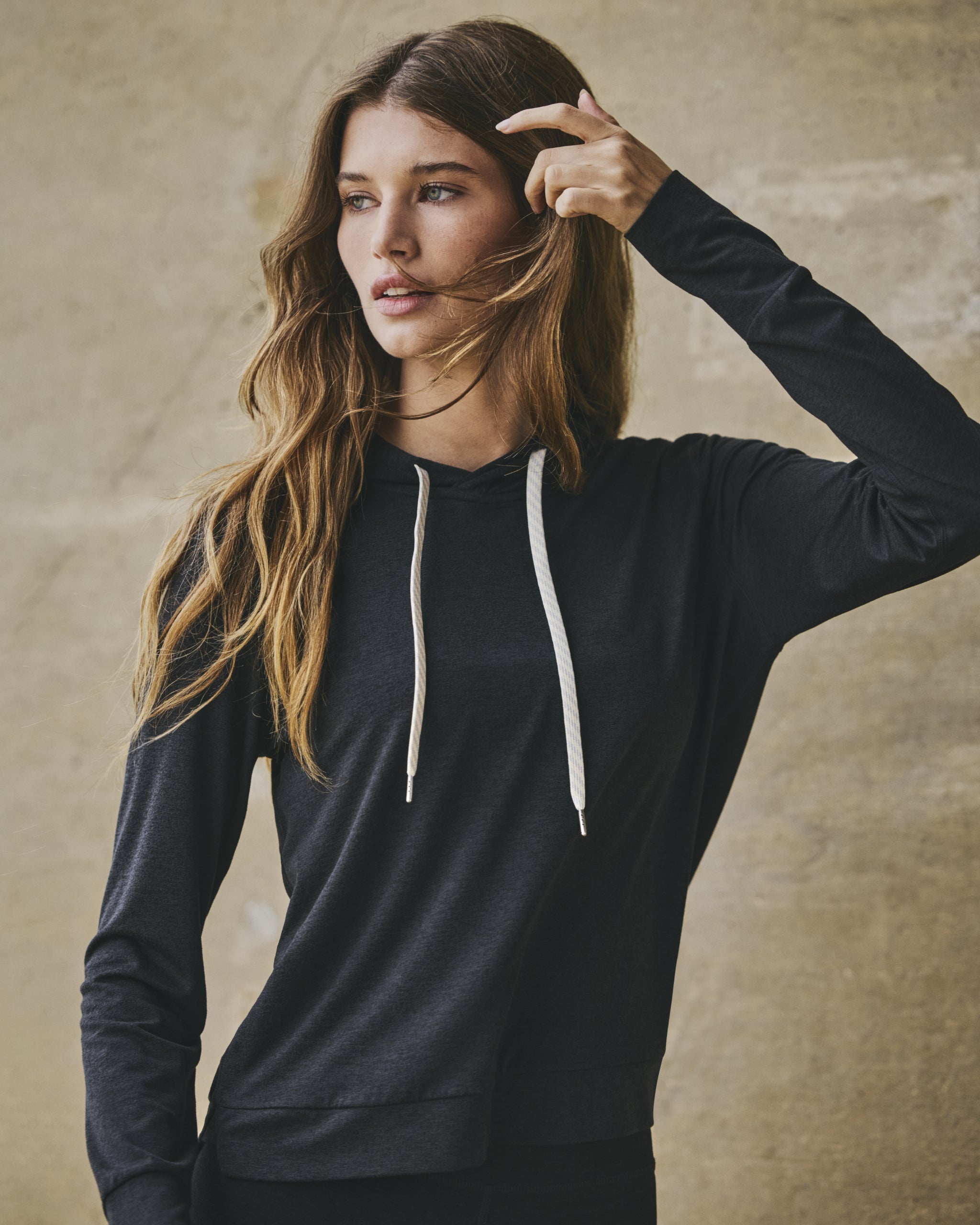 Halo Essential Hoodie | Black Heather