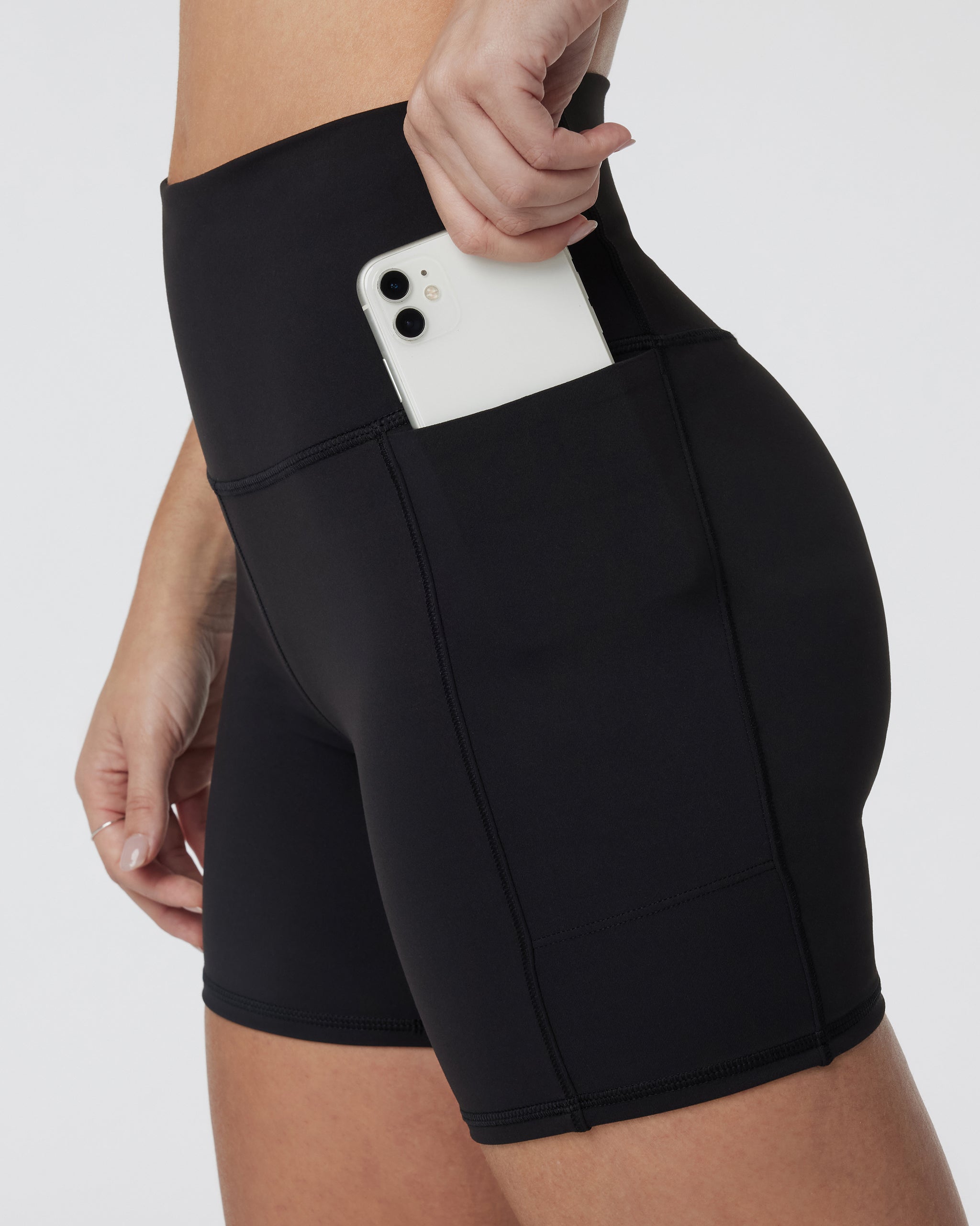 Studio Pocket Short | Black
