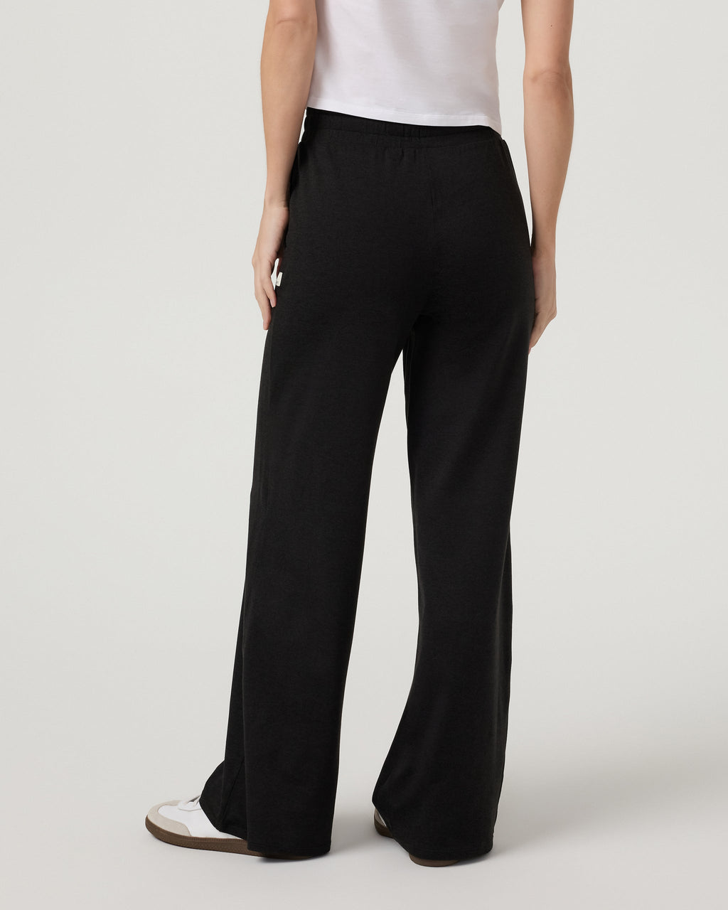Halo Essential Wideleg Pant - Short | Black Heather